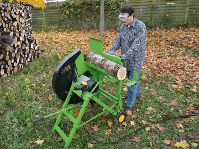 Scie à Bûches : Comment En Choisir Une Pour Couper Du Bois